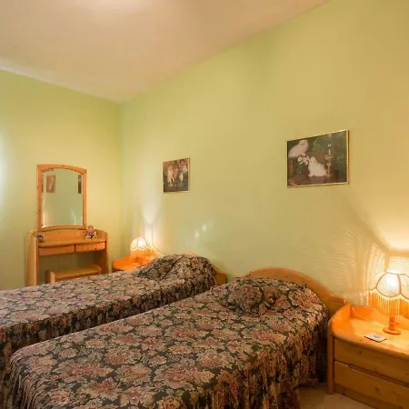 Airconditioned Central Two Bedroomed *